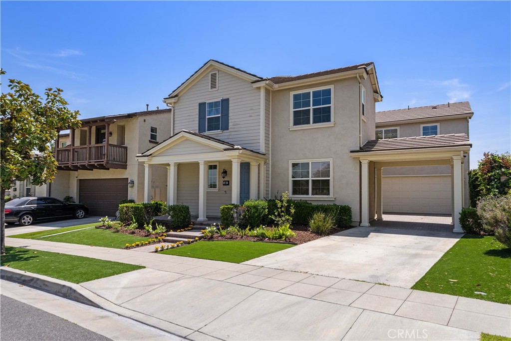 636 Boxwood Ln