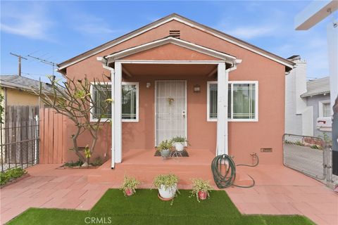 Photo of 27 W Pleasant St, Long Beach, CA 90805 (MLS # DW26016386)