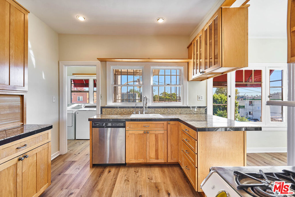 1286 S Highland Avenue