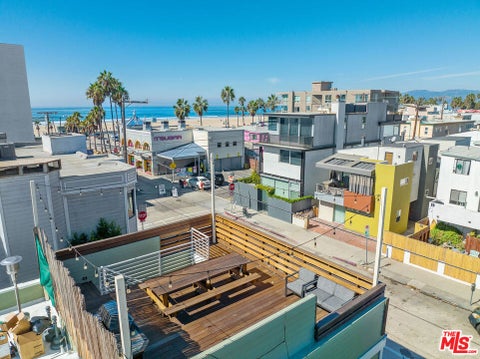 Photo of 32 N Venice Boulevard, Venice, CA 90291 (MLS # 26748257)