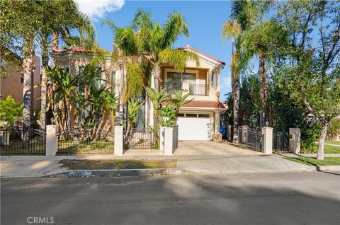 Photo of 18811 Redwing Street, Tarzana, CA 91356 (MLS # SR26015463)