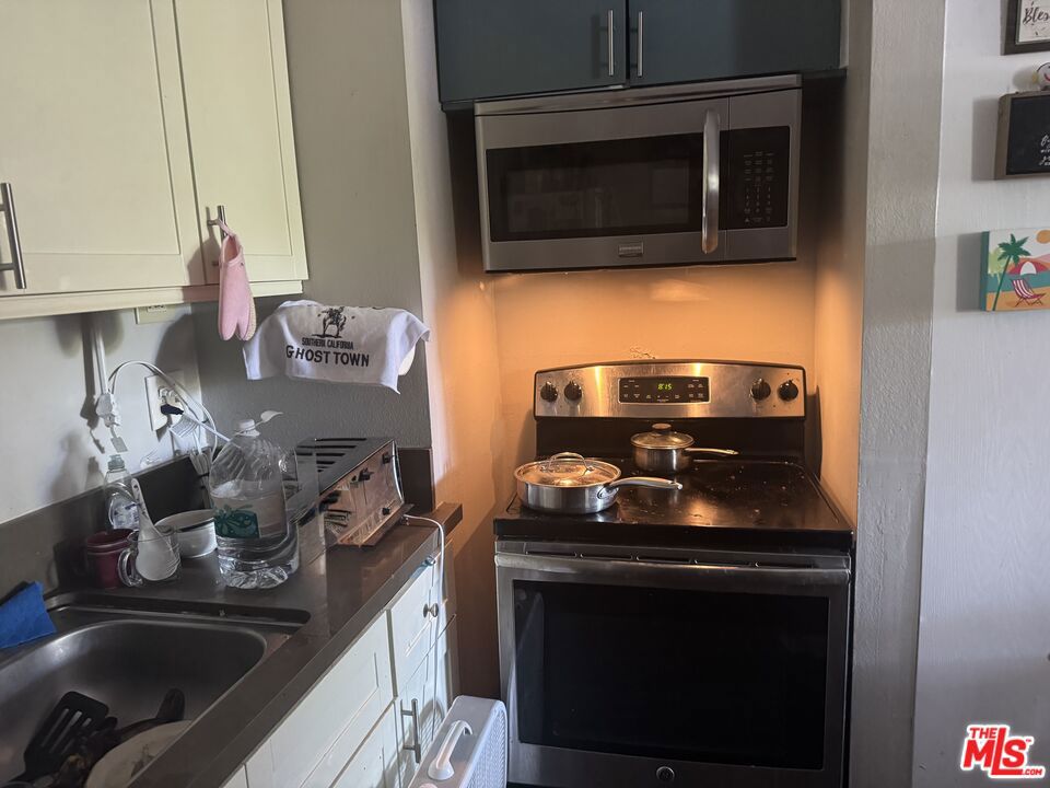 5585 E Pacific Coast Highway 260