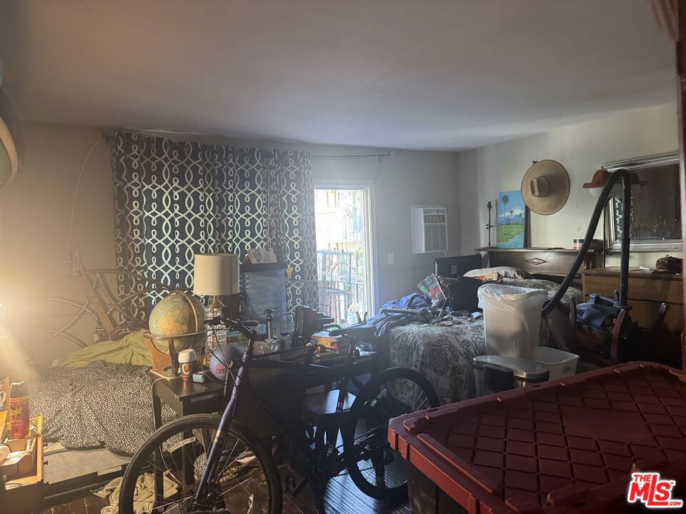 5585 E Pacific Coast Highway 260