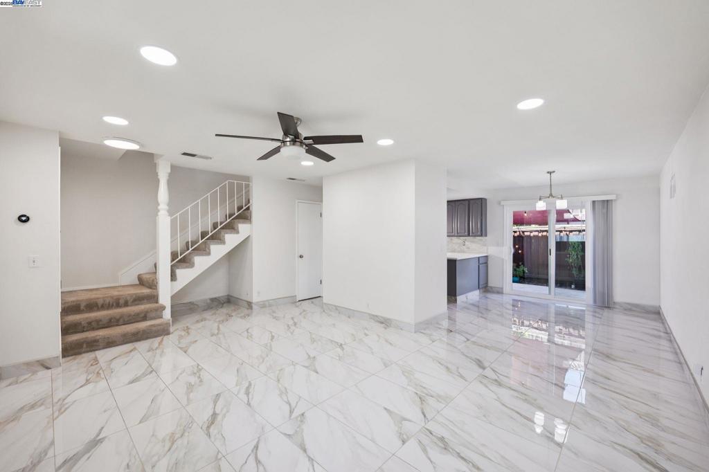 TWIN CREEK GRDN - Residential