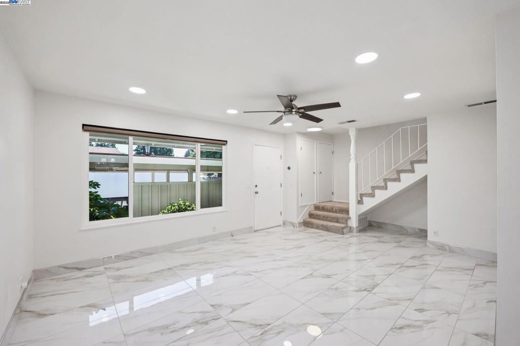 TWIN CREEK GRDN - Residential