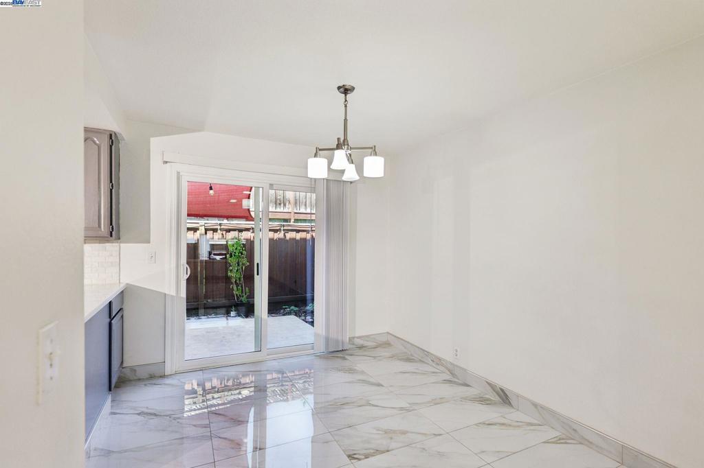 TWIN CREEK GRDN - Residential