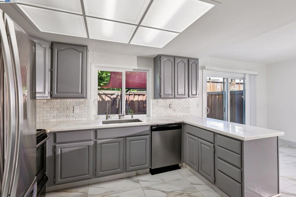 TWIN CREEK GRDN - Residential