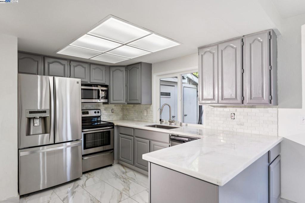 TWIN CREEK GRDN - Residential