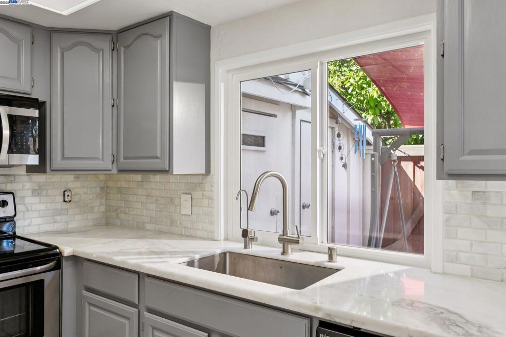 TWIN CREEK GRDN - Residential