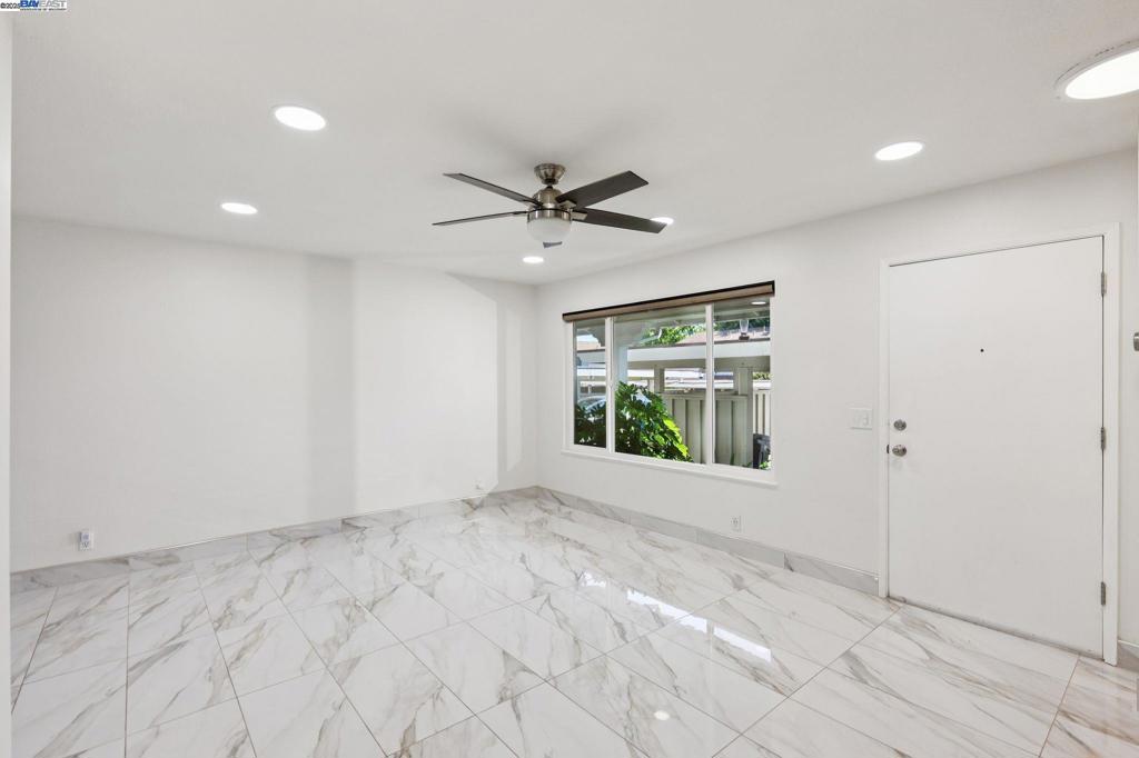 TWIN CREEK GRDN - Residential