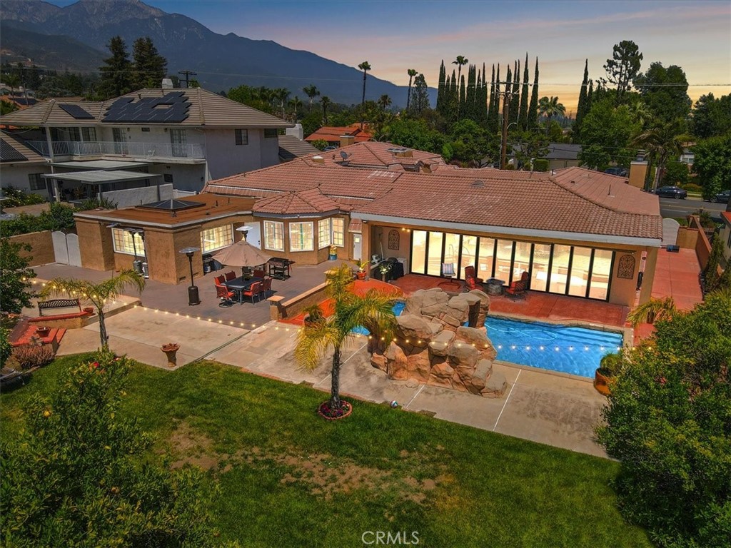 2335 N San Antonio Avenue