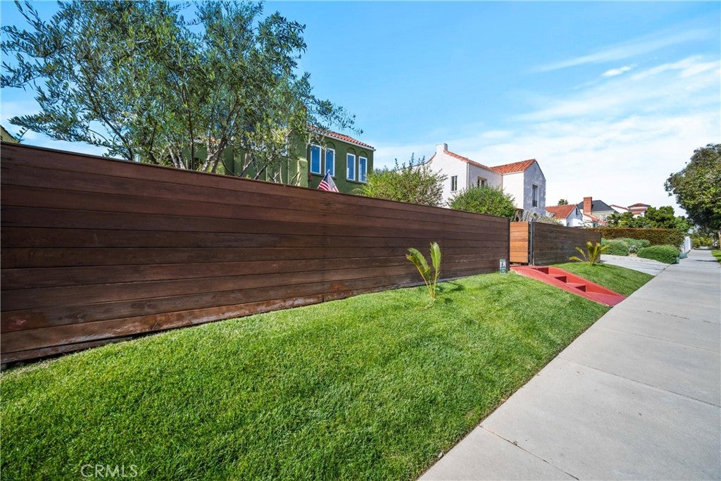 1245 S Hudson Avenue, Los Angeles CA 90019