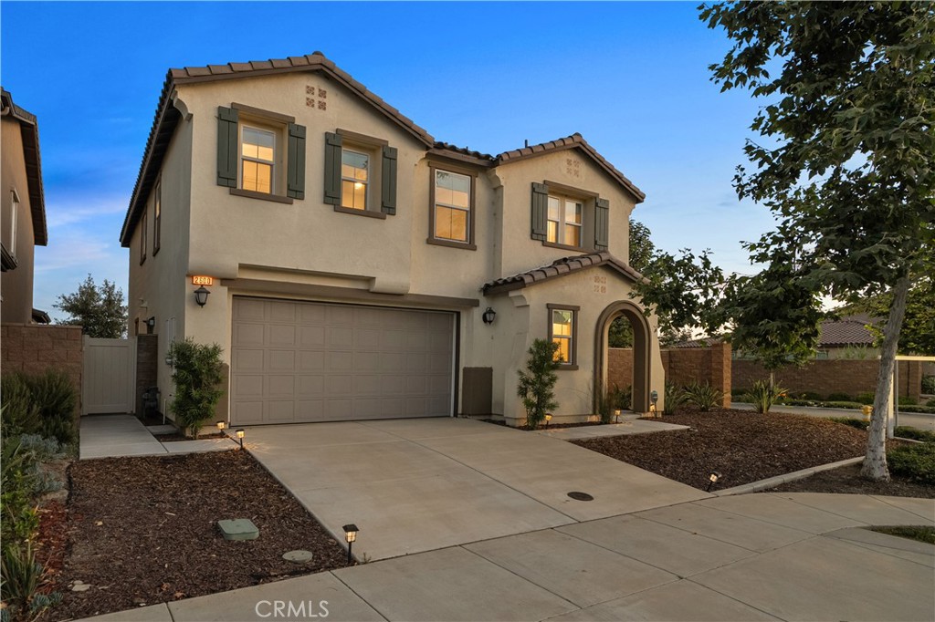 2600 E Barnvelder Court