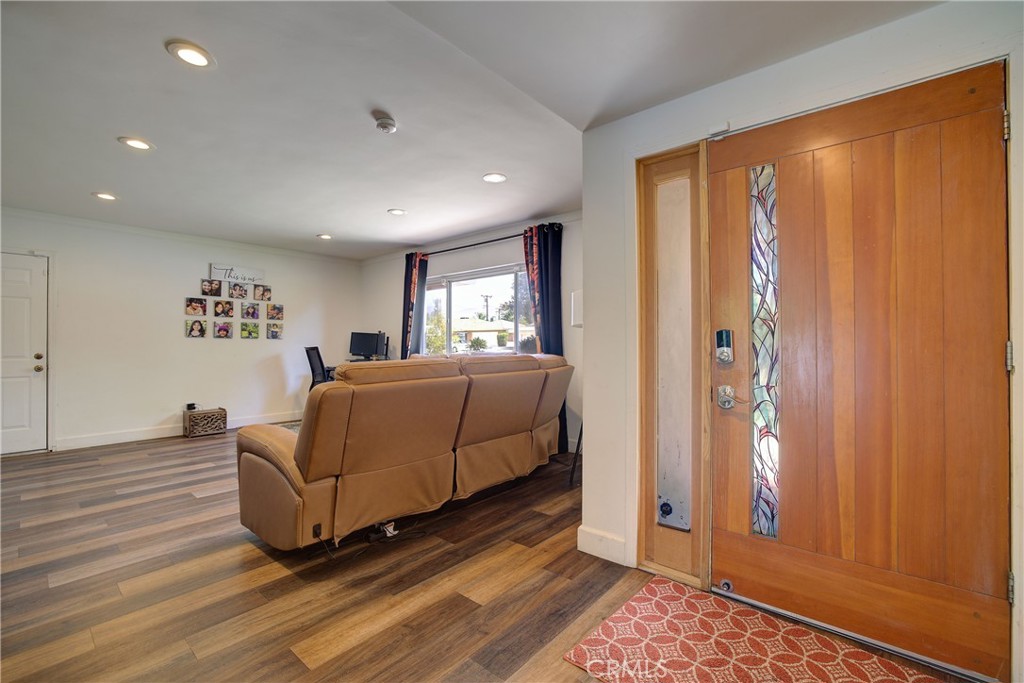 1140 N Belden