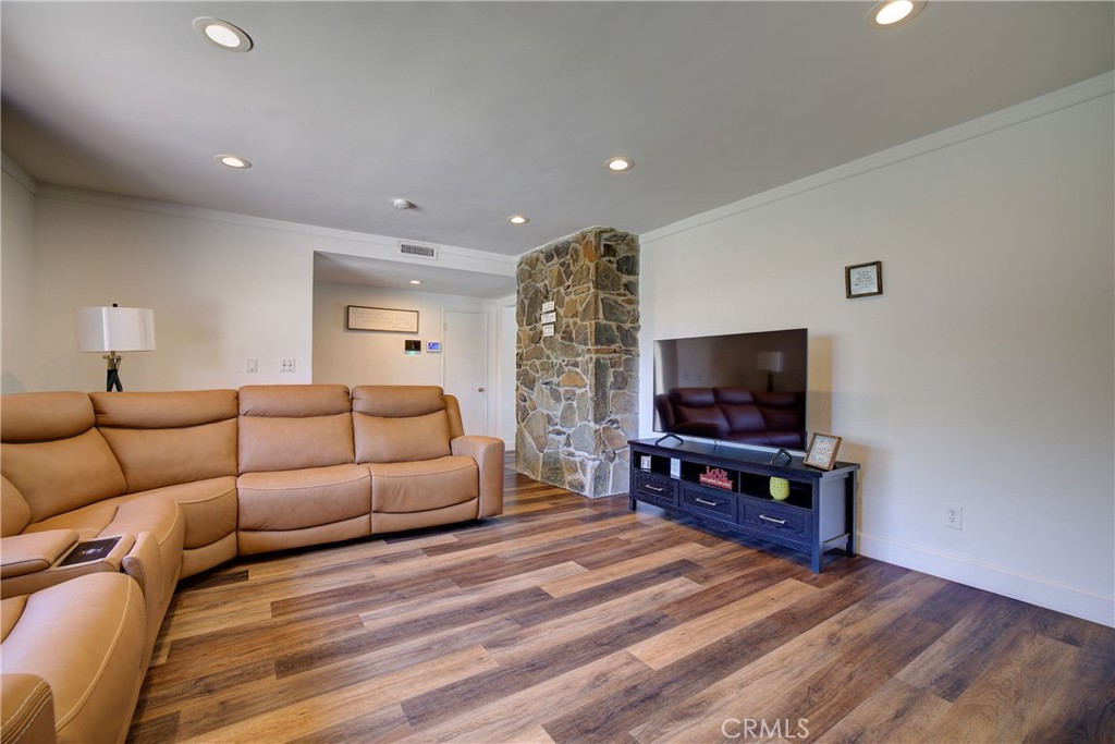 1140 N Belden