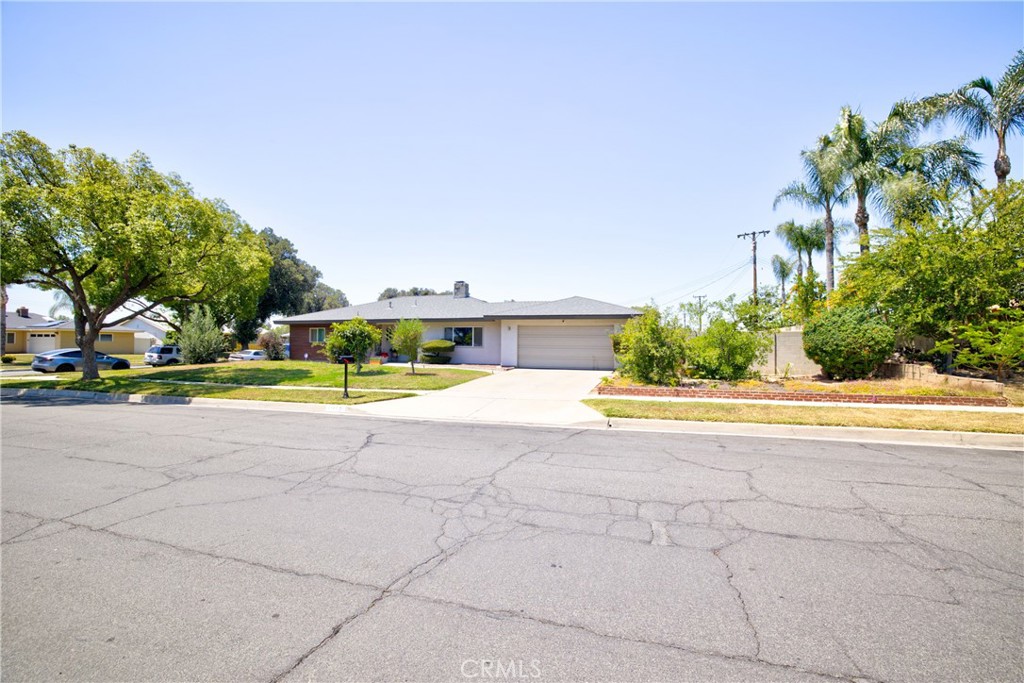 1140 N Belden