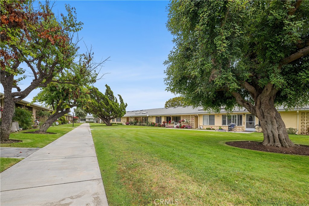1281 Knollwood 44L