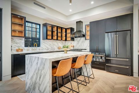 Tiny photo for 656 Huntley Drive #102, West Hollywood, CA 90069 (MLS # 25622481)