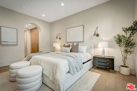 Tiny photo for 656 Huntley Drive #102, West Hollywood, CA 90069 (MLS # 25622481)