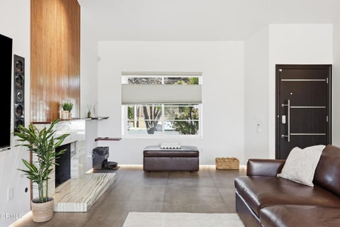 Tiny photo for 9998 Jamestown Street, Ventura, CA 93004 (MLS # V1-38899)