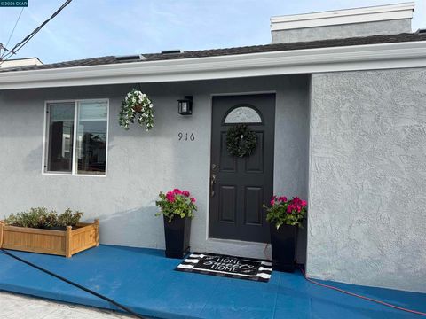 Photo of 916 Bataan Ave Ave, Berkeley, CA 94710 (MLS # 41131865)