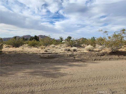 Photo of 502 Morningside Street, Lucerne Valley, CA 92356 (MLS # HD25274324)