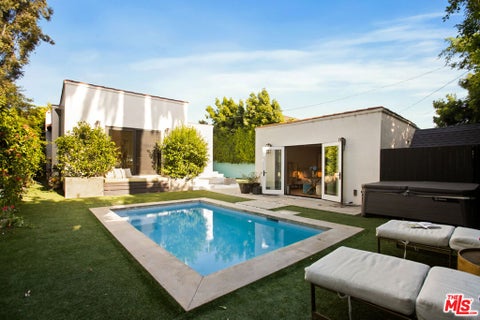 Photo of 327 N Edinburgh Avenue, Los Angeles, CA 90048 (MLS # 26997673)