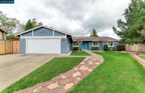 Photo of 23 23 Capistrano Ct Ct, Clayton, CA 94517 (MLS # 41126011)