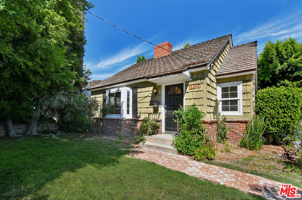 14335 Magnolia Boulevard