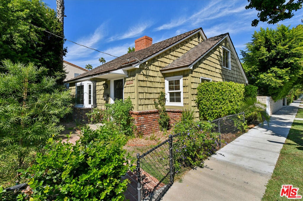14335 Magnolia Boulevard