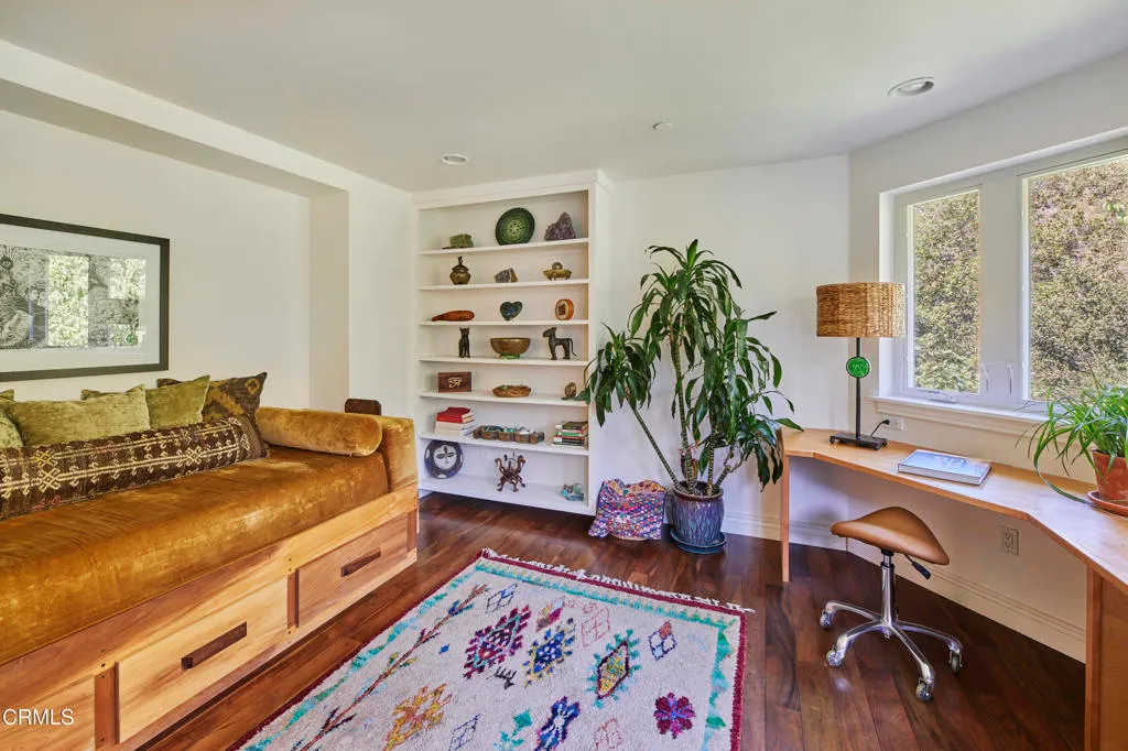 Ojai, California 93023, United States, 6 Bedrooms Bedrooms, ,5 BathroomsBathrooms,Residential,Active,204160