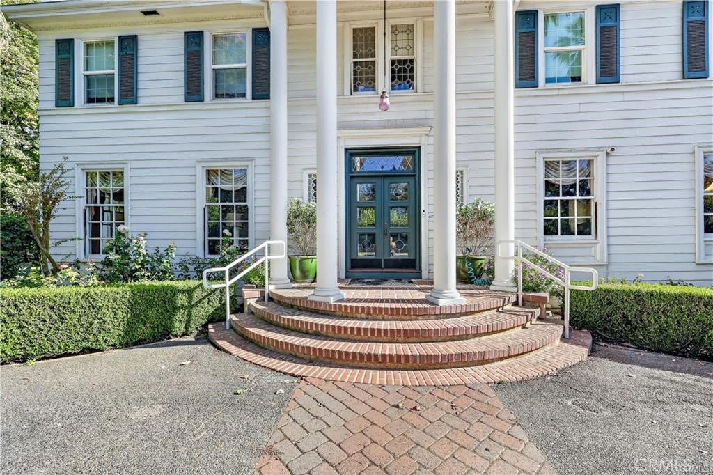 575 Bear Creek Dr