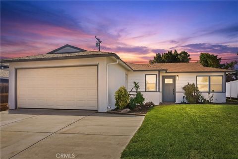 Photo of 2293 Lupin St, Simi Valley, CA 93065 (MLS # SR26049932)