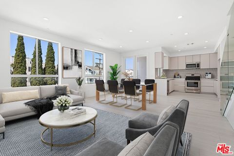 Photo of 11727 Kiowa Avenue #402, Los Angeles, CA 90049 (MLS # 26654557)