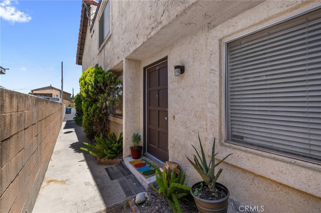 220 S Palm Avenue