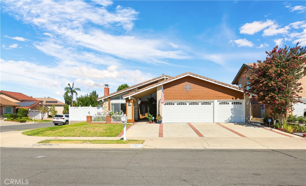21071 Avenida Albercon
