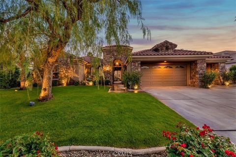 Photo of 20 Vista Encantada, Rancho Mirage, CA 92270 (MLS # CV25267275)