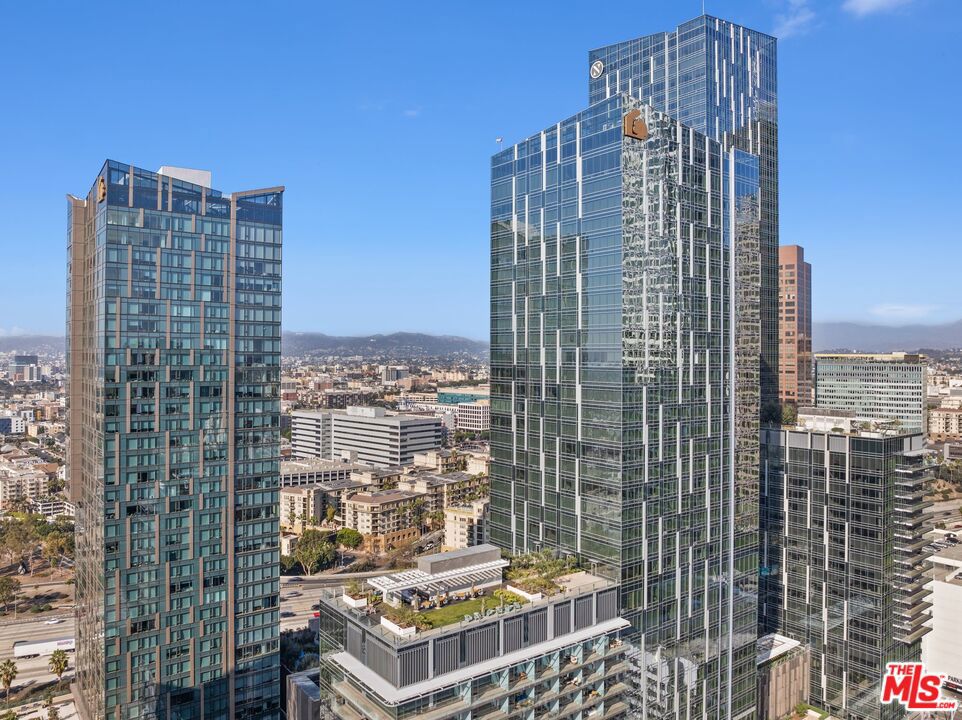 877 Francisco Street 1119