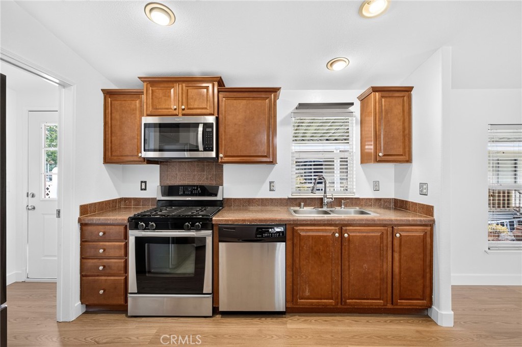 1925 E La Veta Avenue 50