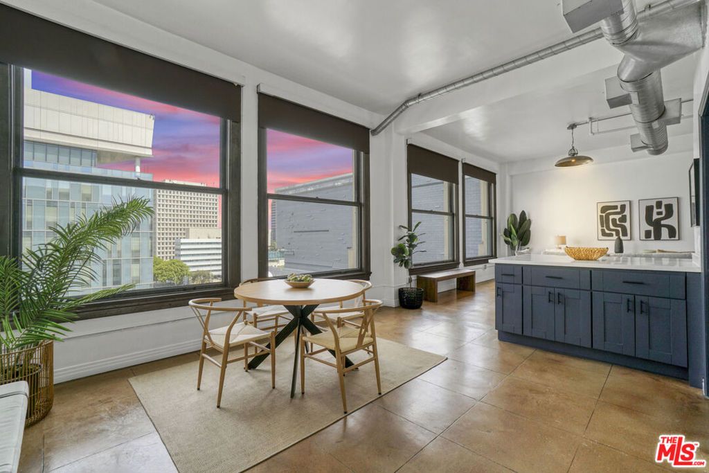 Photo of 108 W 2nd Street #915, Los Angeles, CA 90012 (MLS # 26637639)