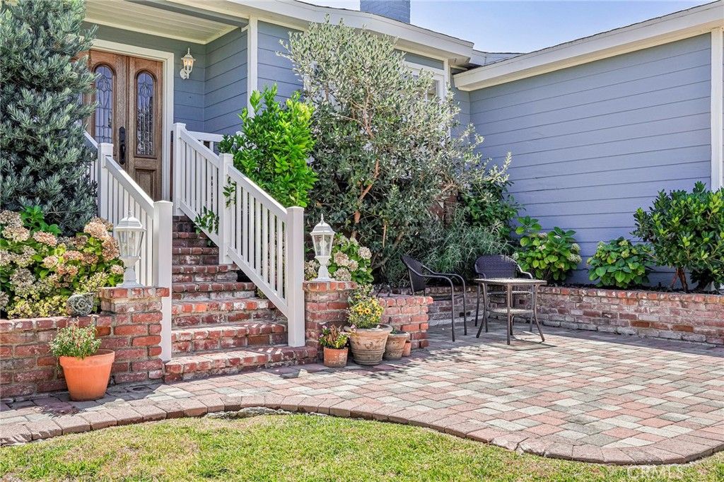 Photo of 2715 Grand Summit Rd, Torrance, CA 90505 (MLS # PV25186822)