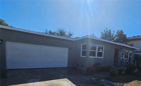 Photo of 8558 Park St, Bell, CA 90706 (MLS # CV25248980) Photo of 8558 Park St, Bell, CA 90706 (MLS # CV25248980)