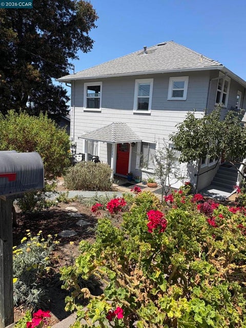 Photo of 724 Edwards ST, Crockett, CA 94525 (MLS # 41144723)