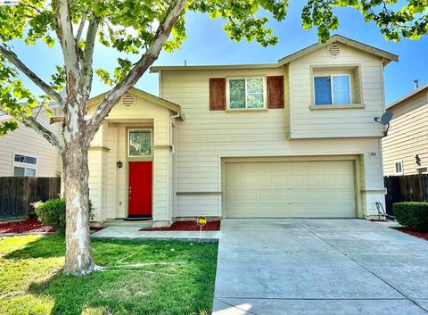 Photo of 1555 Lankershire Dr Dr, Tracy, CA 95377 (MLS # 41131783)