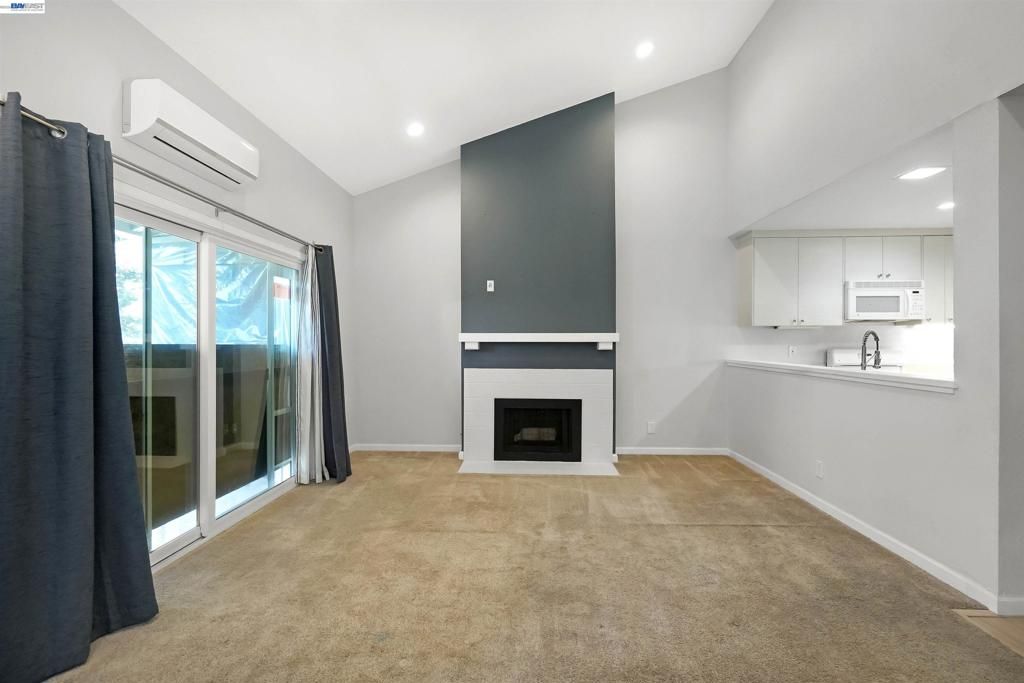 Photo of 37168 Meadowbrook Cmn Cmn #304, Fremont, CA 94536 (MLS # 41124850)