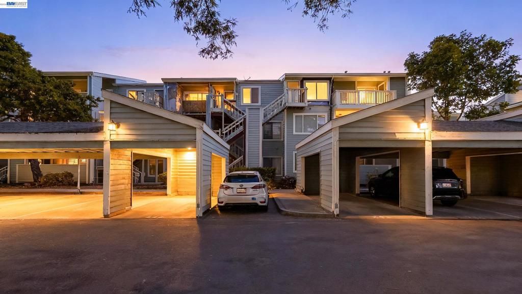 Photo of 37168 Meadowbrook Cmn Cmn #304, Fremont, CA 94536 (MLS # 41124850)