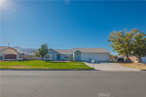 Photo of 472 Tanner CIR, Riverside, CA 92507 (MLS # DW26222146)