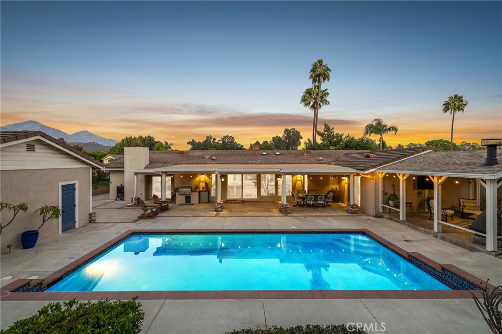 251 Summit Road