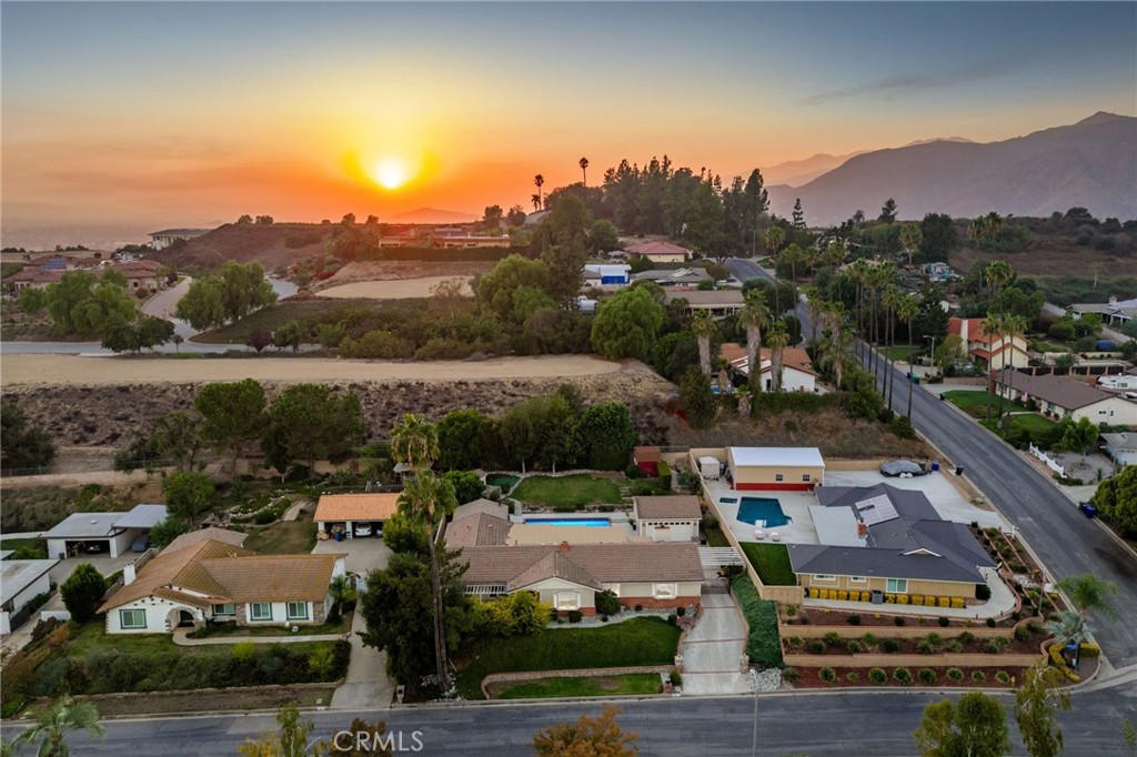 251 Summit Road