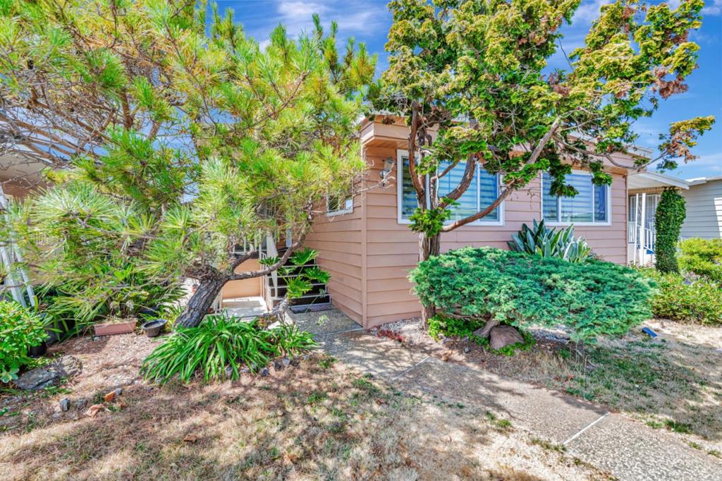 264 Santa Susana